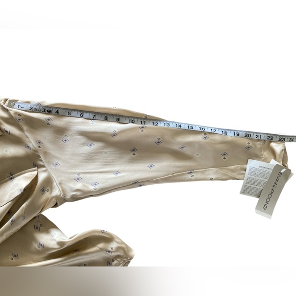 Evan Picone ‘Polar’ diamond patterned tan long-sleeved silk satin-feel top,Sz 12 - Picture 6 of 8